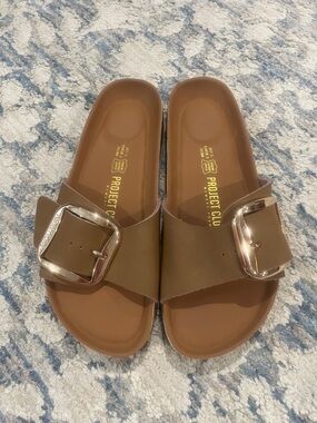 Project Cloud  Mykonos Brown Buckle Slide Sandals